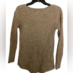 Woman’s Beige Lightweight Sweater. Size‎ Small.